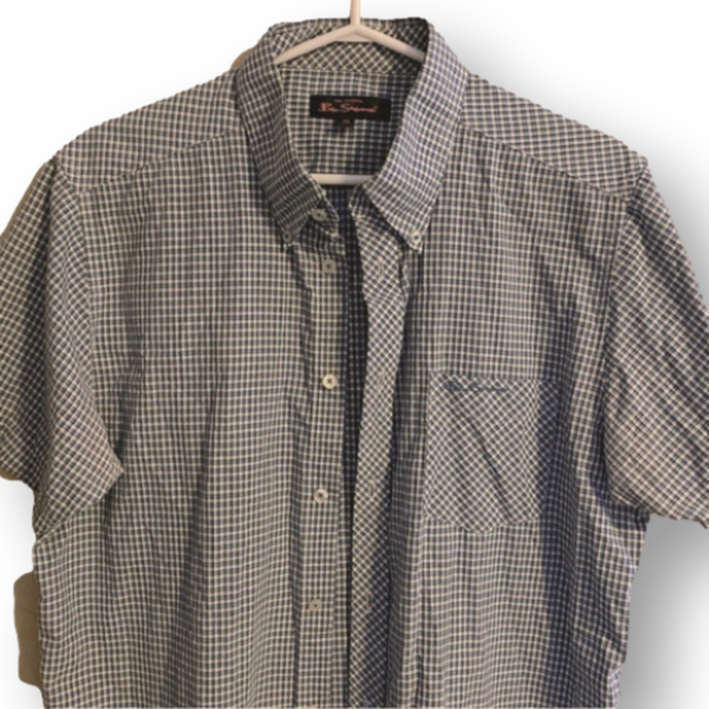 🎈$5 add on MEN’S Ben Sherman Short sleeve shirt. Blue small plaid.